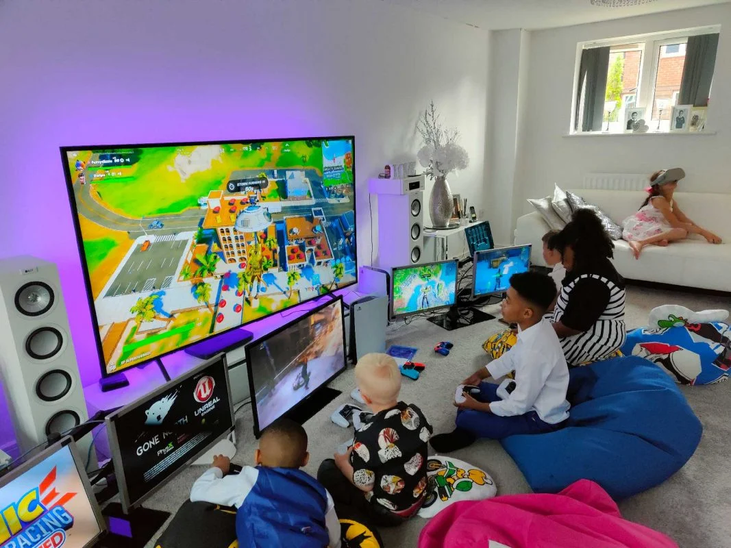 kids playing at gaming party