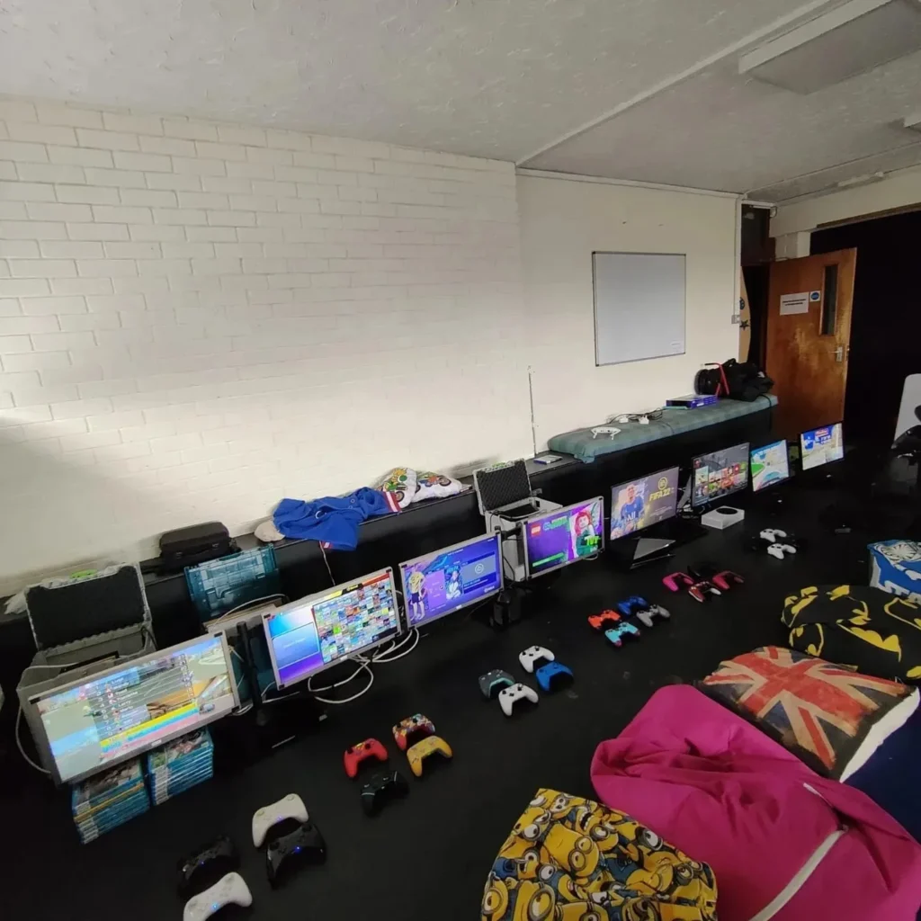 ultimate-gaming-party-package